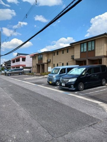メゾン伏見　　刈谷市近郊の賃貸ならクラスホーム刈谷店の駐車場|車をお持ちの方に嬉しい駐車場付きの物件です