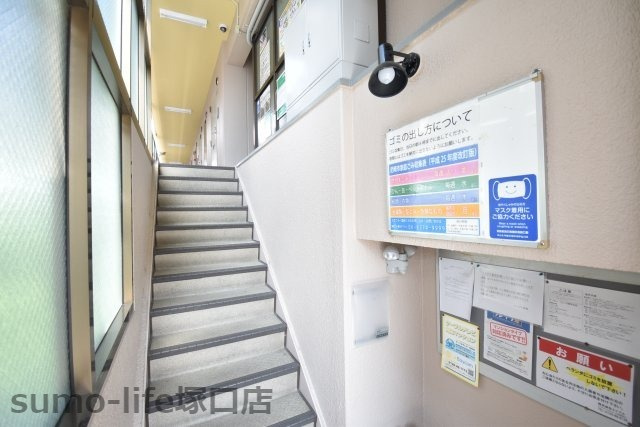 サンプラザ塚口のロビー
