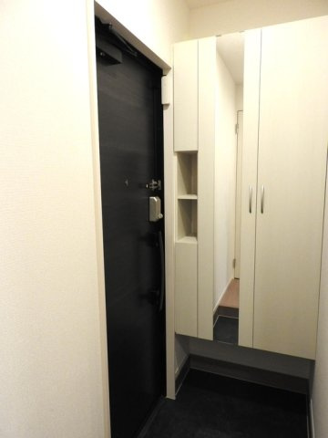 メゾン春日の玄関