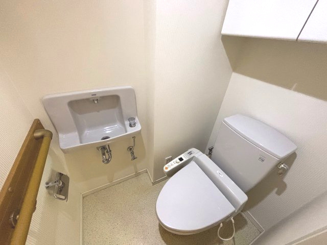 ランドワーフ練馬中村橋セレーヌコートのトイレ|落ち着いたトイレです