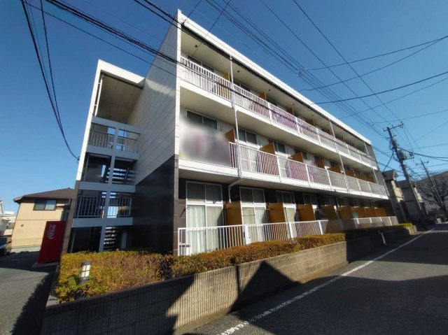 レオパレスウエストサイド白山の外観