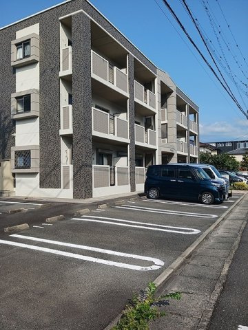 アンジェラの駐車場
