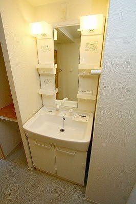 ウエストスクエア　Ｋの洗面所