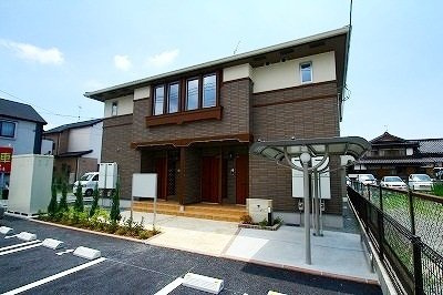 アニュー　エイティの外観