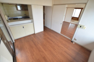 ２面採光の明るいお部屋です。