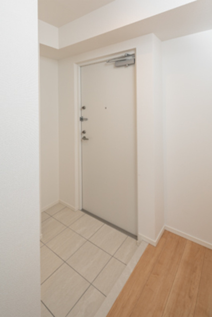 グロリアス西荻窪の玄関|※写真は同タイプ住戸です。