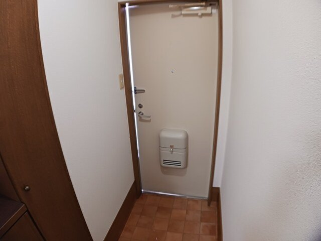 ＲアベニールＢの玄関