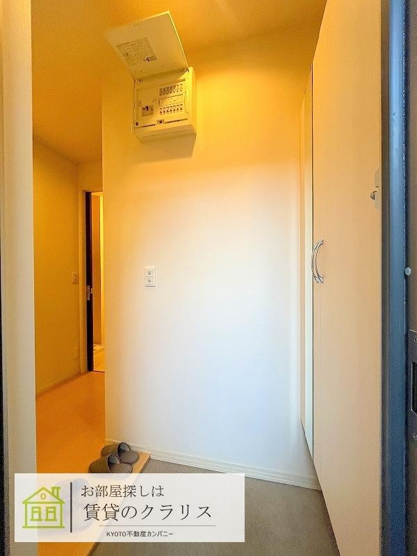 長岡京市長岡１丁目の賃貸マンションの玄関