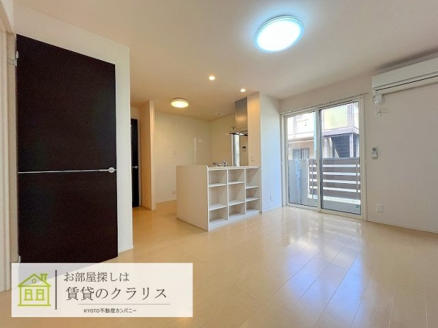 長岡京市長岡１丁目の賃貸マンションの居間・リビング