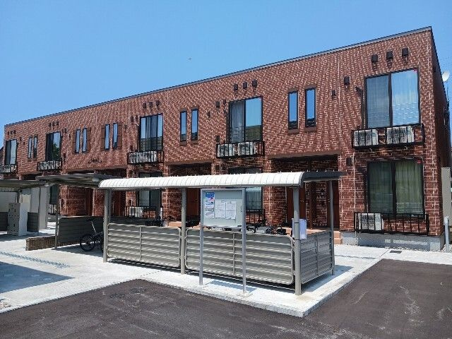 クレメント高岡Ｂの外観
