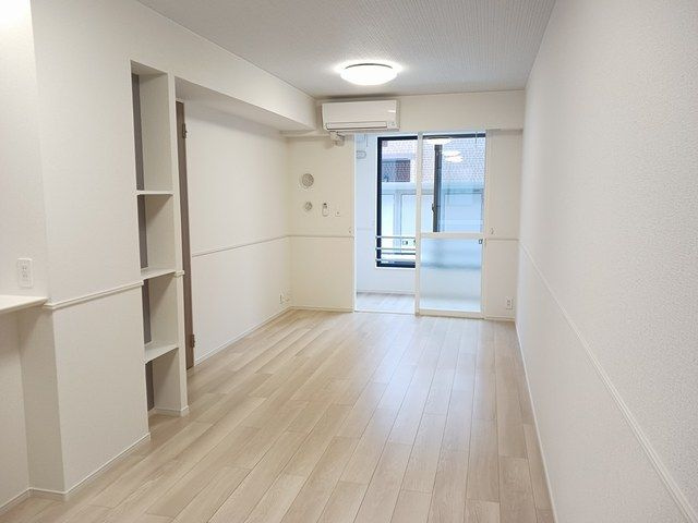 クレメント高岡Ｂの居間・リビング