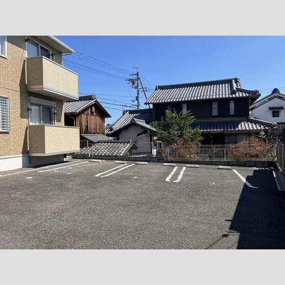 【駐車場】 | エスペランサ萱野 | 駐車場です