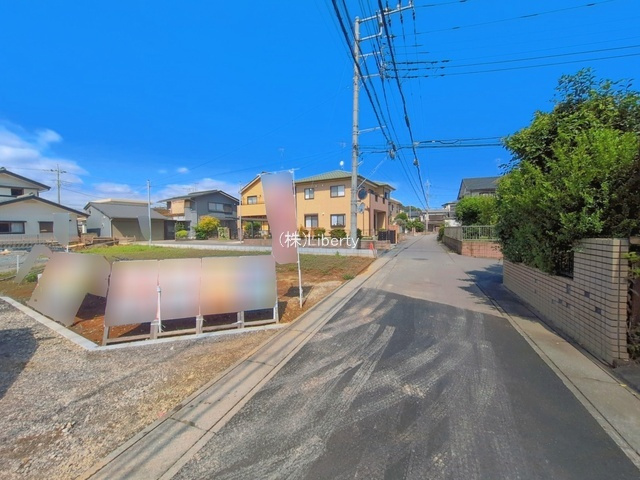 土浦市真鍋4丁目　新築戸建　1号棟の前面道路含む現地写真