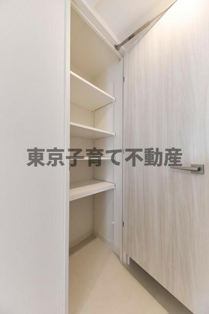 プライムブリス新御徒町の玄関
