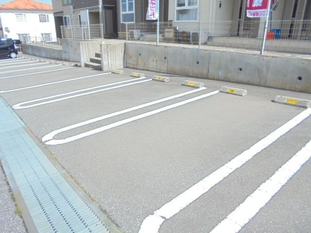 ボンヌ－ル・Ｅ・Ｋ　Ⅳの駐車場