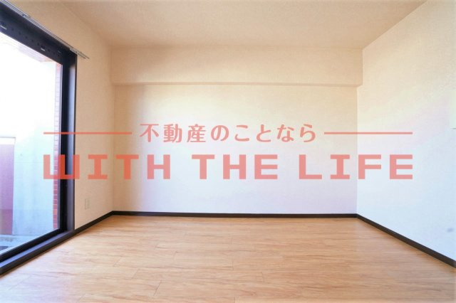 ロマネスク東町【キャッシュバック対象】の洋室|コンパクトで使いやすい洋室です