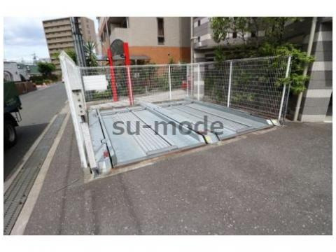 ラフォンテ摂津富田の駐車場