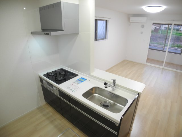 ライジング　サンⅡのキッチン|※別号室写真(現状優先)　※実際のお部屋に小窓はございません