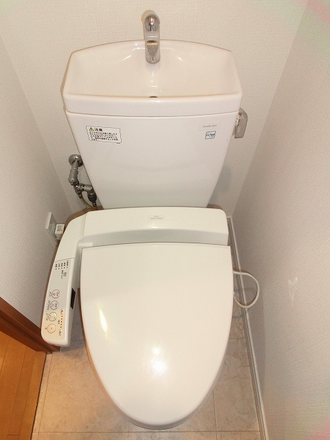 RESIDIA浅草橋のトイレ|温水洗浄便座です