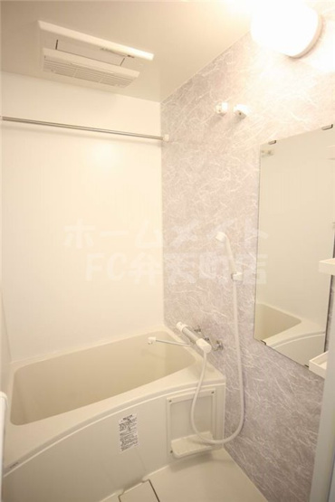 【浴室】 | S-RESIDENCE大阪九条North | コンパクトで使いやすいお風呂です