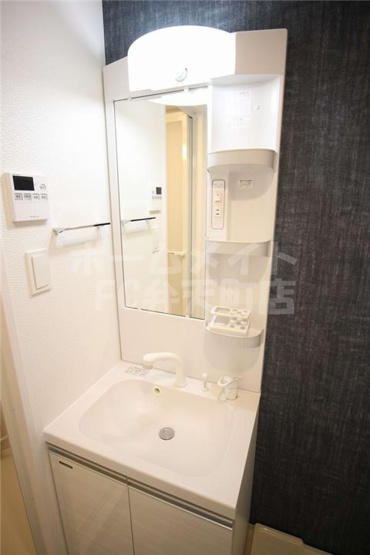 【洗面所】 | S-RESIDENCE大阪九条North | コンパクトで使いやすい洗面所