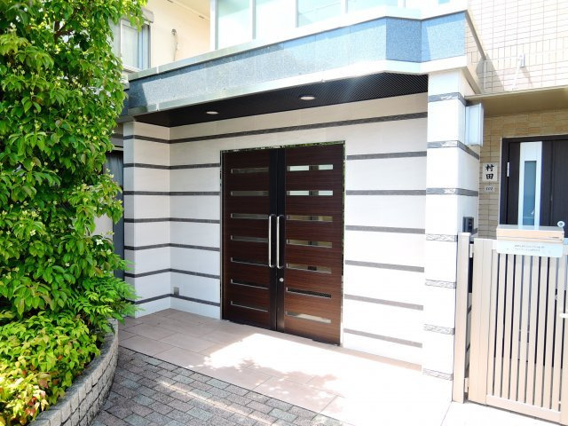 TIAハイム上本町のエントランス