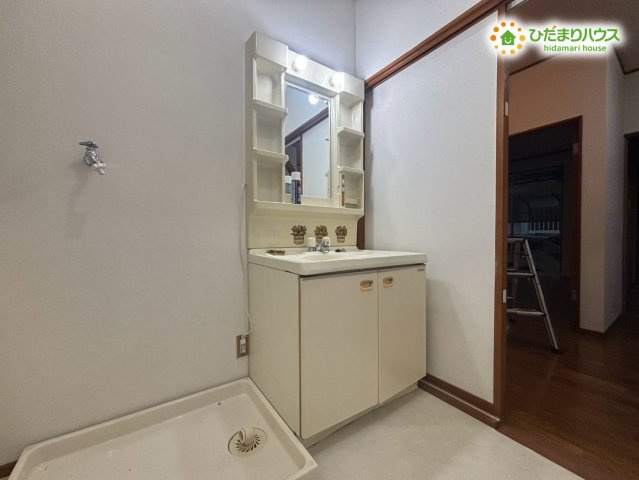 中古戸建　熊谷市樋春の独立洗面台