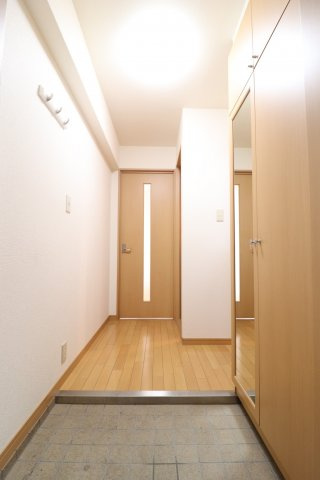 ポートステージ千里丘の玄関