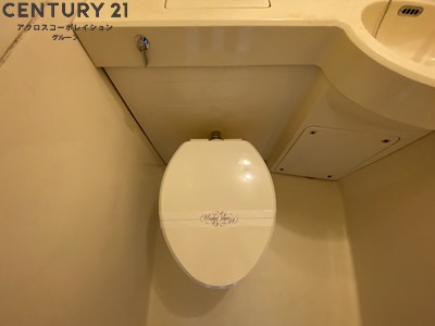 浴室内にトイレがあります☆
