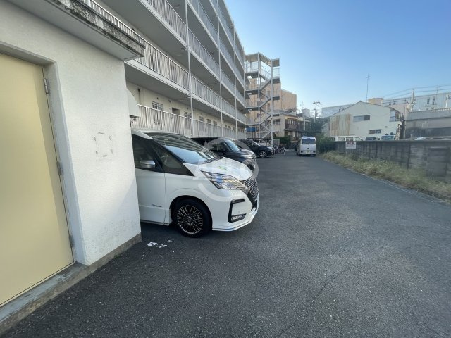 レジデンス福島(吉野小学校区)の駐車場|レジデンス福島(吉野小学校区)　駐車場