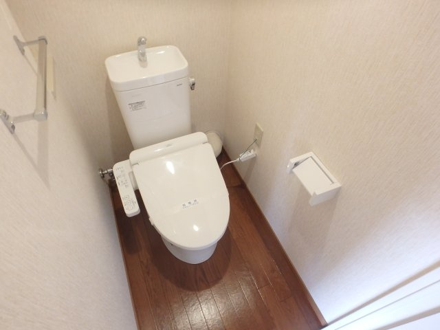 【トイレ】 | エバーグレイス西宮 | 落ち着いた色調のトイレです