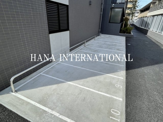 ディームス浦安の駐車場