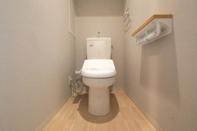 【トイレ】 | 海老江サンライズ | 落ち着いた色調のトイレです