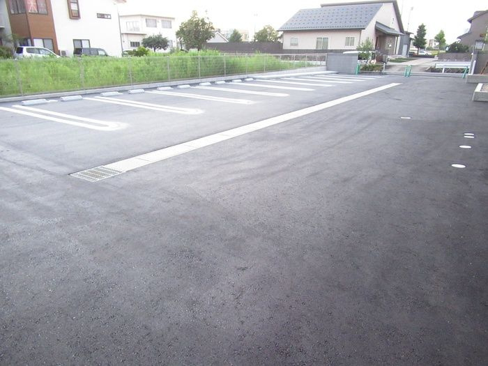 Flourish大宮（フラーリッシュオオミヤ）の駐車場