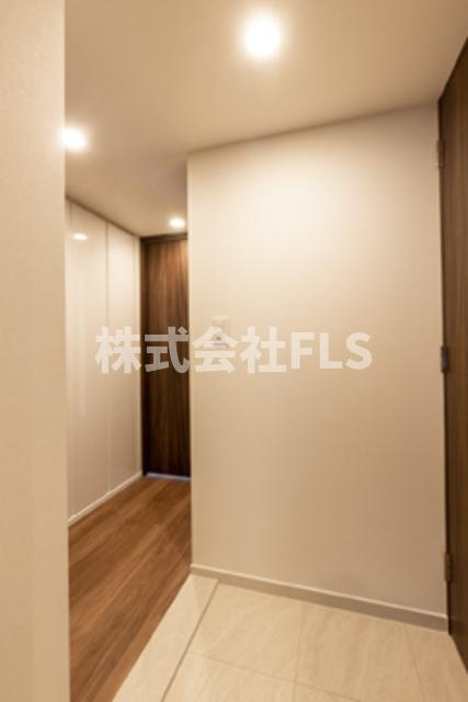 港区赤坂７丁目の賃貸マンションの玄関