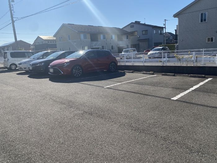 グラースシェリーの駐車場