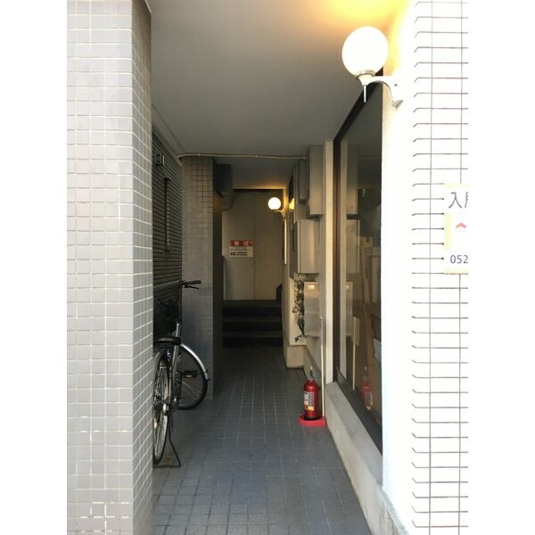 コーポ杉栄３のロビー