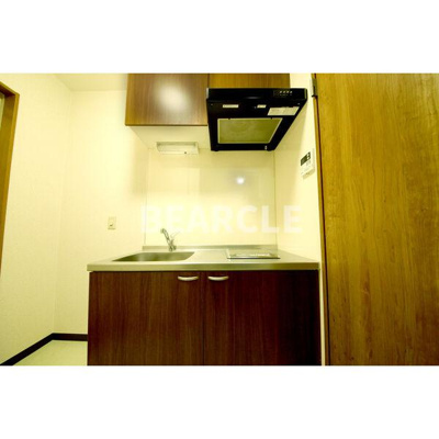 【キッチン】 | 【仲介手数料0円】GARNET RESIDENCE MIYA | きれいなキッチンです
