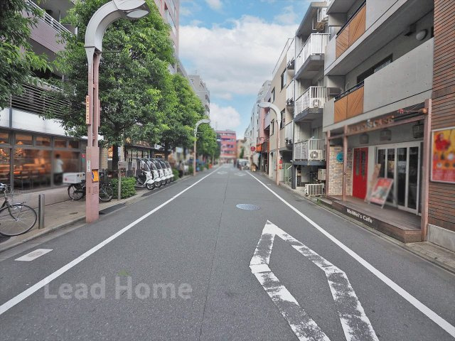 【その他】 | パークホームズ武蔵小山 | 見通しが良く歩道もしっかり整備された前面道路です！お子様の通学やお散歩も安心して歩けます！