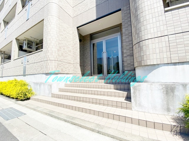 鎌倉市大船５丁目の賃貸マンションのエントランス