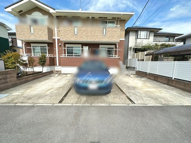 茅ヶ崎市富士見町のアパートの駐車場