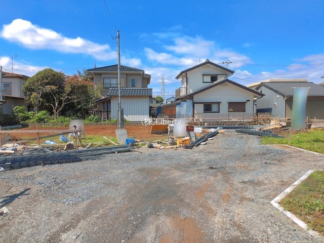 土浦市真鍋4丁目　新築戸建　2号棟の前面道路含む現地写真