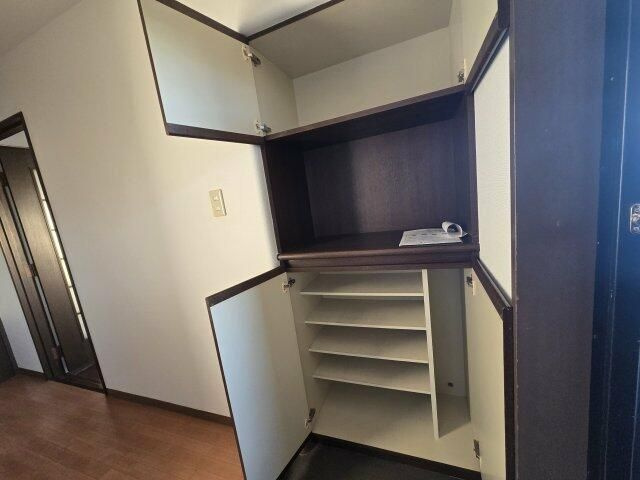 鳴島ビルの収納