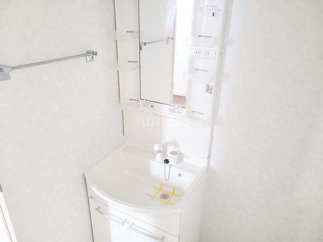 シャルム三弘の洗面所|独立洗面台です☆