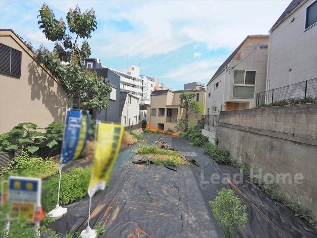 【外観】 | 港区南青山4丁目 | 周辺は落ち着いた住宅街で穏やかな環境！ご家族みんなで心地よくのびのびと暮らせる好立地です♪