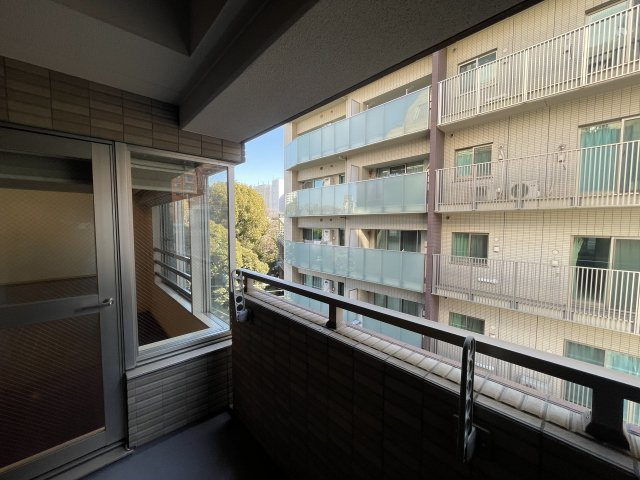 【バルコニー】 | トリニティーハウス三田 | 陽当たりが良く風通しの良いバルコニーです！洗濯物も気持ちよく乾いて快適に使用していただけます♪