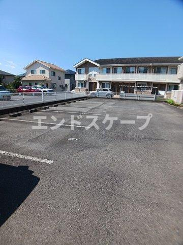 サルドセジュールＡの駐車場|高崎、前橋のお部屋探しはエンドスケープまで！お客様の理想お聞かせ下さい♪