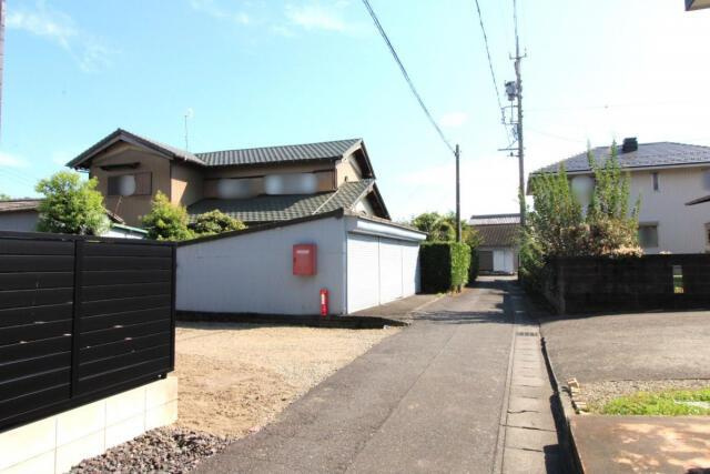 仲介手数料無料）一宮市木曽川町黒田東町南１棟／１期１号棟の前面道路含む現地写真|8月24日撮影 西側道路（北→南）