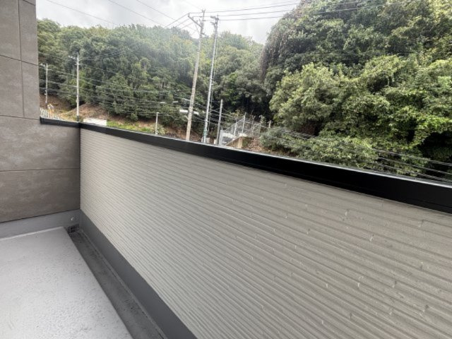 府中町瀬戸ハイム4丁目のバルコニー|広々としたルーフバルコニーがありお布団などもしっかりと干せます☆
