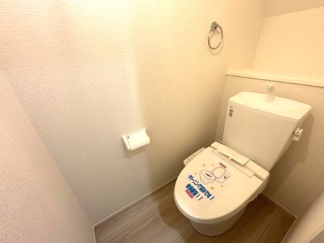 府中町瀬戸ハイム4丁目のトイレ|各階にあるので混雑しがちな朝もスムーズに使えます。